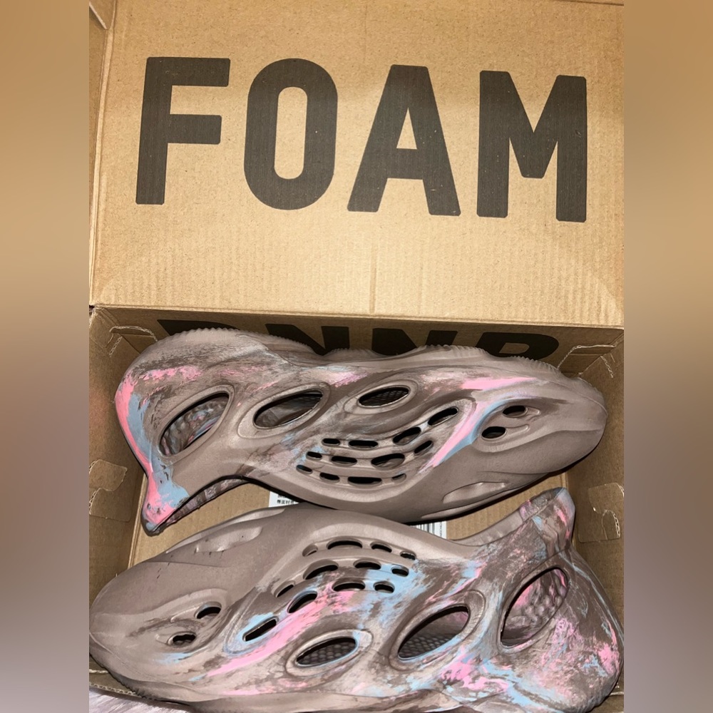 Yeezy Foam Runner 'MX Sand Grey